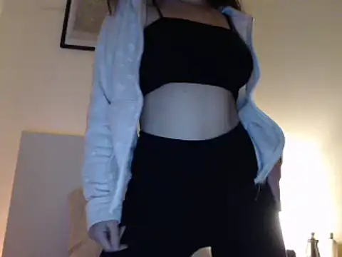 ocean eyess  online show from November 30, 2025, 6:52 pm