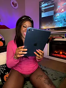 Snapshot of Tikalalin chatting on November 2, 2025, 12:26 am Tikalalin online show from November 2, 2025, 12:26 am