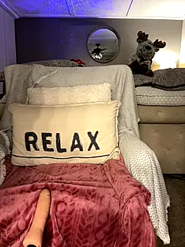 Snapshot of Tikalalin chatting on December 5, 2025, 4:16 pm Tikalalin online show from December 5, 2025, 4:16 pm