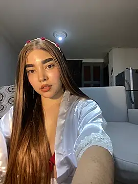Snapshot of DulceChloe99 chatting on April 10, 2026, 4:52 am DulceChloe99 online show from April 10, 2026, 4:52 am