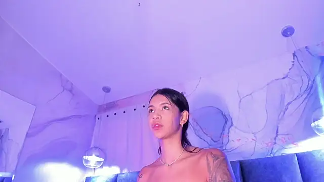 AntonellaRossi online show from February 4, 2026, 7:42 pm