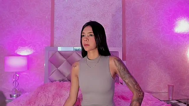 Snapshot of AntonellaRossi chatting on October 24, 2025, 7:46 pm AntonellaRossi online show from October 24, 2025, 7:46 pm