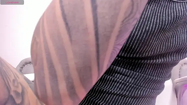 Snapshot of barbie_scoth_ chatting on December 5, 2025, 9:34 pm barbie scoth online show from December 5, 2025, 9:34 pm