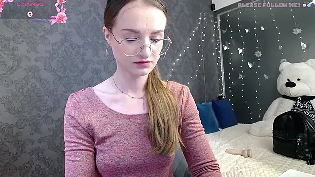Snapshot of KateJonson chatting on June 2, 2026, 6:46 am KateJonson online show from June 2, 2026, 6:46 am