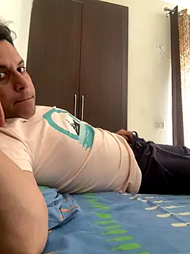 Snapshot of Artistic_Control chatting on November 8, 2025, 6:17 am Artistic Control online show from November 8, 2025, 6:17 am