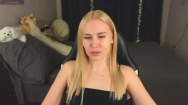 Snapshot of Alenca_hot_sex chatting on February 14, 2025, 5:14 pm Alenca hot sex online show from February 14, 2025, 5:14 pm