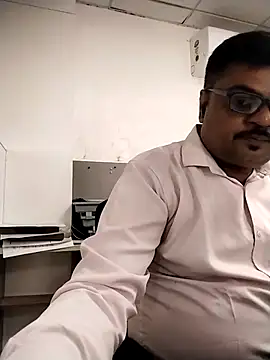 Desi Londa 143 online show from May 7, 2026, 5:22 am