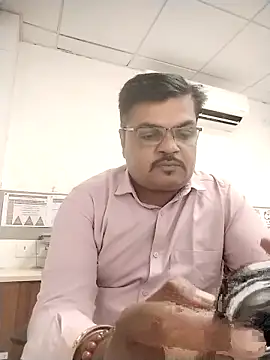 Desi Londa 143 online show from November 19, 2025, 4:56 am