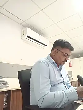 Desi Londa 143 online show from June 11, 2026, 3:14 am