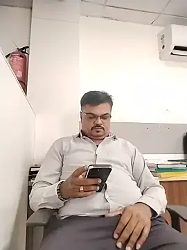 Desi Londa 143 online show from June 5, 2026, 7:03 am