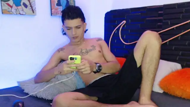 andersonZ998 online show from October 28, 2025, 2:45 am