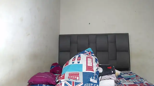 isabela-and-her-friends online show from July 12, 2026, 1:06 am