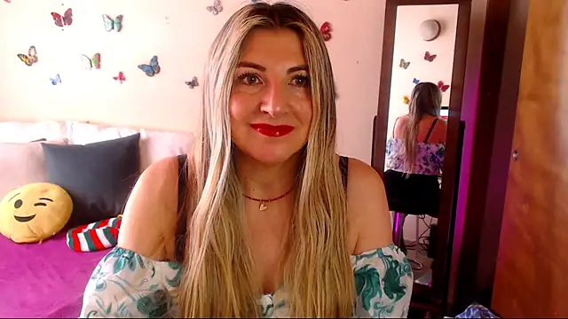 Jolie-Mature online show from November 26, 2025, 6:52 pm