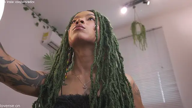 Snapshot of Cooper-Reds chatting on September 19, 2025, 2:32 pm Cooper-Reds online show from September 19, 2025, 2:32 pm