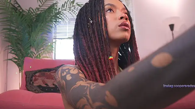 Snapshot of Cooper-Reds chatting on February 14, 2025, 8:37 pm Cooper-Reds online show from February 14, 2025, 8:37 pm