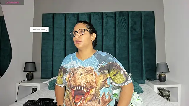 Snapshot of DanielleEvans_ chatting on December 5, 2025, 11:20 am DanielleEvans online show from December 5, 2025, 11:20 am