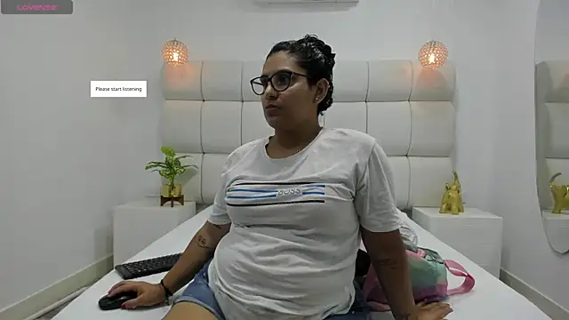 Snapshot of DanielleEvans_ chatting on November 29, 2025, 11:21 am DanielleEvans online show from November 29, 2025, 11:21 am