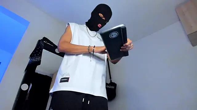 Snapshot of Samuel_Suarez chatting on November 8, 2025, 2:04 am Samuel Suarez online show from November 8, 2025, 2:04 am