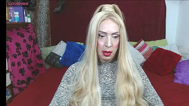 elena evans online show from April 18, 2026, 4:53 pm