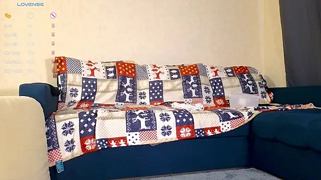 Snapshot of Love_plat1na chatting on March 21, 2025, 11:33 am Love plat1na online show from March 21, 2025, 11:33 am