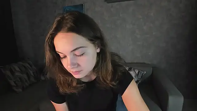 KristinaLoison online show from November 26, 2025, 1:11 pm