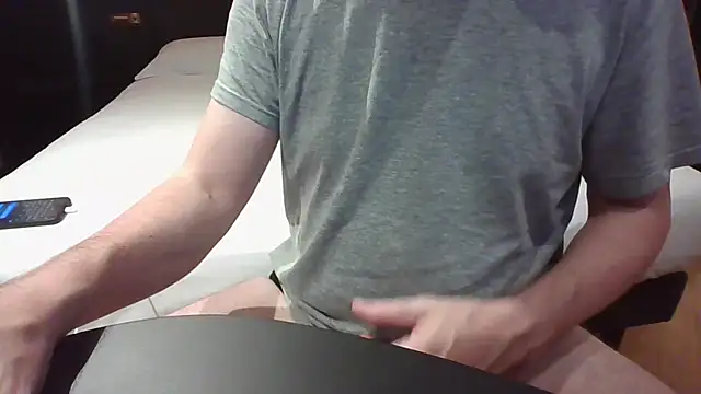 Snapshot of alessex24 chatting on November 10, 2025, 8:03 pm alessex24 online show from November 10, 2025, 8:03 pm