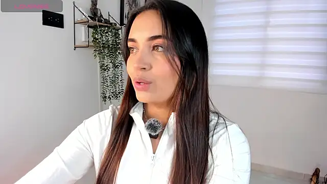 aisha es online show from May 19, 2026, 9:11 pm