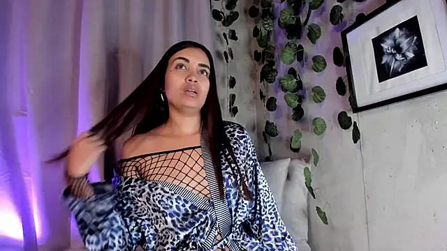 Snapshot of aisha_es chatting on March 15, 2025, 1:52 am aisha es online show from March 15, 2025, 1:52 am