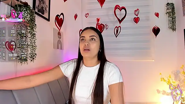 aisha es online show from February 13, 2026, 10:21 pm