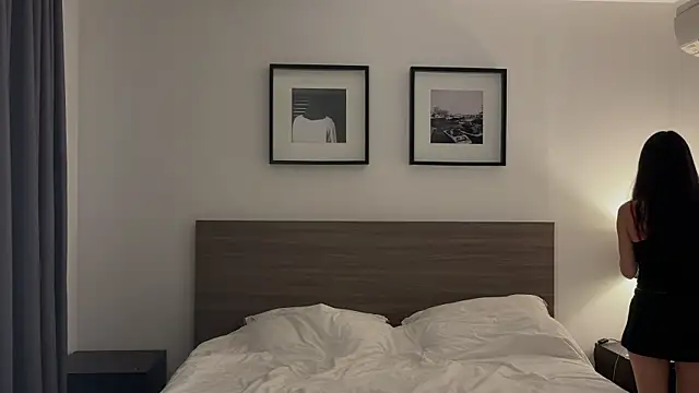 mo1ly online show from February 22, 2026, 11:34 am