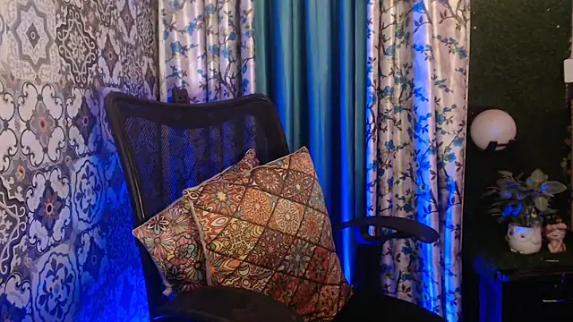 The Divine Love online show from May 7, 2026, 8:45 pm