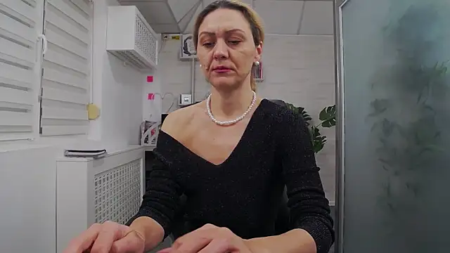 Snapshot of EllaMilf_ chatting on November 12, 2025, 1:26 pm EllaMilf online show from November 12, 2025, 1:26 pm