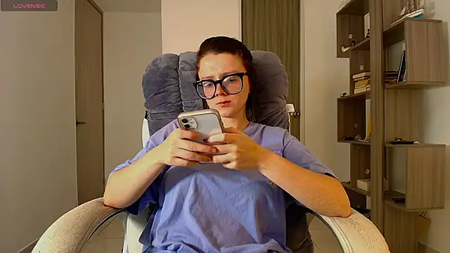 Snapshot of Arya_starrk chatting on November 4, 2025, 2:10 pm Arya starrk online show from November 4, 2025, 2:10 pm