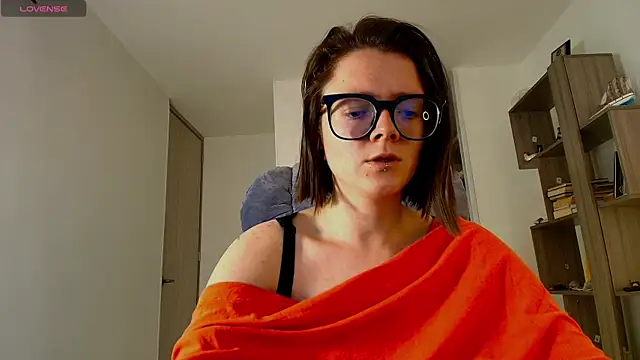 Snapshot of Arya_starrk chatting on November 11, 2025, 2:34 pm Arya starrk online show from November 11, 2025, 2:34 pm