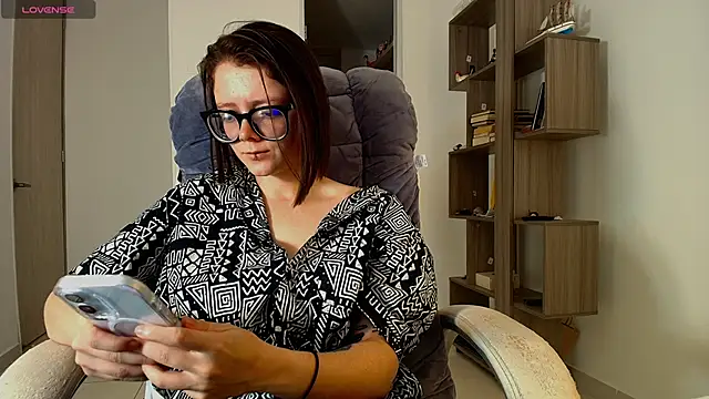 Snapshot of Arya_starrk chatting on November 8, 2025, 3:04 pm Arya starrk online show from November 8, 2025, 3:04 pm