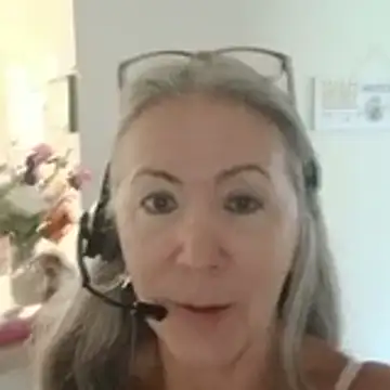 Snapshot of EvaRobinson chatting on May 28, 2026, 12:00 pm EvaRobinson online show from May 28, 2026, 12:00 pm
