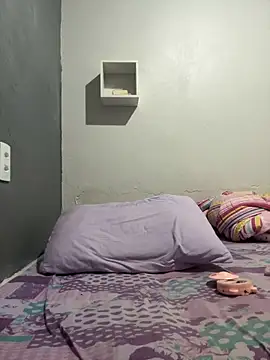 laisviana21 online show from March 1, 2025, 5:38 pm