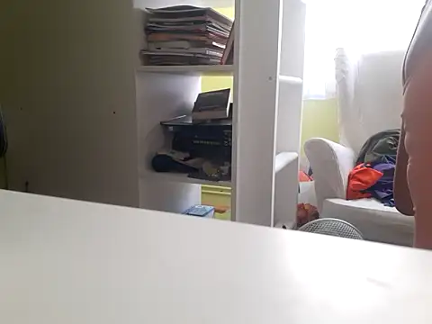 Snapshot of feathersify chatting on September 16, 2025, 6:14 am feathersify online show from September 16, 2025, 6:14 am