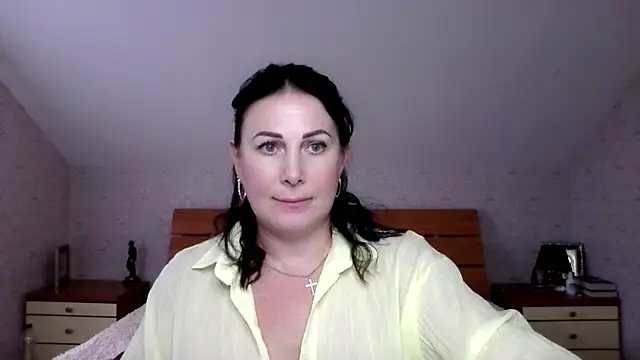 Snapshot of _sarairiti chatting on October 25, 2025, 10:47 am  sarairiti online show from October 25, 2025, 10:47 am
