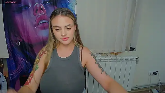 Lilia Moon online show from September 9, 2025, 10:14 am