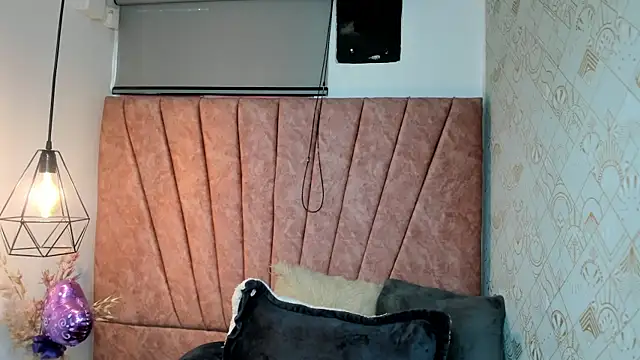 MarilynMiilf  online show from October 25, 2025, 11:53 am