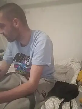 Snapshot of ThatGuyNextDoor1992 chatting on October 20, 2025, 9:59 pm ThatGuyNextDoor1992 online show from October 20, 2025, 9:59 pm