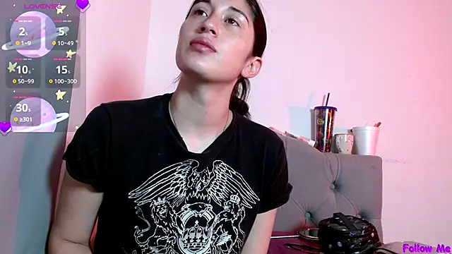 Snapshot of Red-moon1 chatting on October 30, 2025, 4:11 am Red-moon1 online show from October 30, 2025, 4:11 am