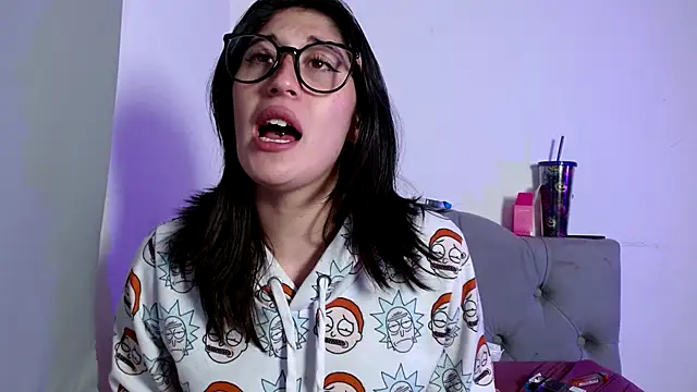 Snapshot of Red-moon1 chatting on December 5, 2025, 7:29 am Red-moon1 online show from December 5, 2025, 7:29 am