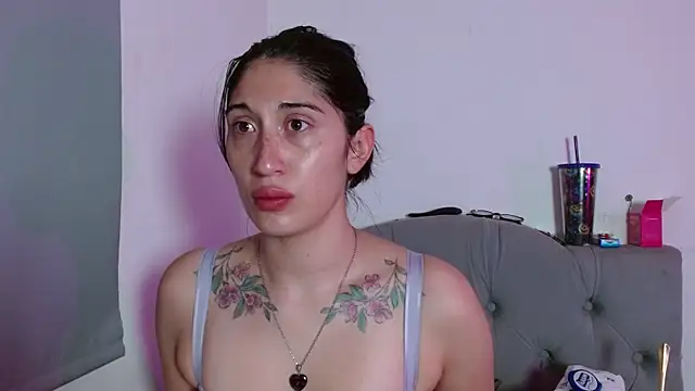 Snapshot of Red-moon1 chatting on November 30, 2025, 5:08 am Red-moon1 online show from November 30, 2025, 5:08 am