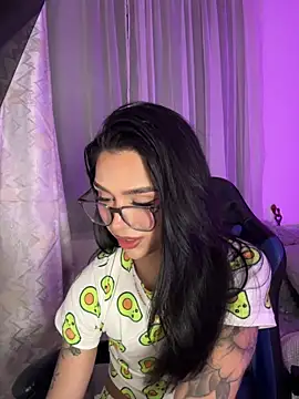 Samantha Bernardo online show from April 20, 2026, 4:26 am