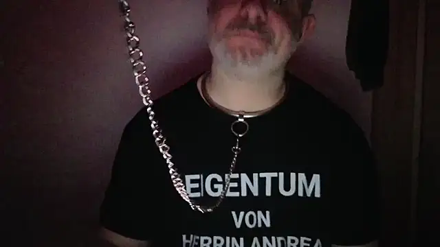 Snapshot of sklave-von-herrin-andrea chatting on June 7, 2026, 10:20 am sklave-von-herrin-andrea online show from June 7, 2026, 10:20 am