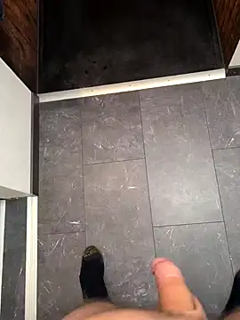 Snapshot of Andy7430 chatting on February 13, 2025, 1:59 pm Andy7430 online show from February 13, 2025, 1:59 pm