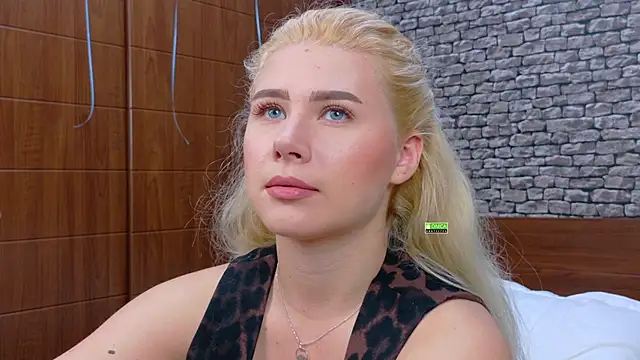 CuteBlondeMe online show from December 4, 2025, 6:51 pm