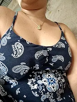 ValeriaSantos- online show from May 14, 2026, 12:46 pm